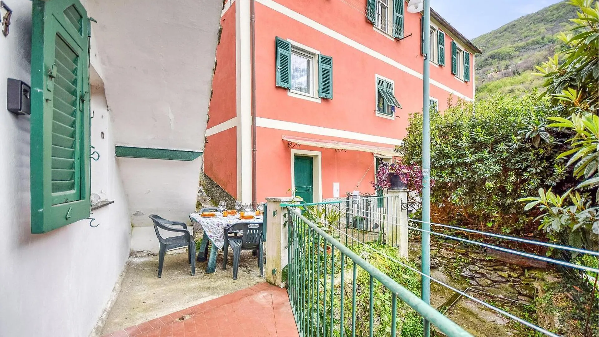 Amazing Home In Sori With Wifi